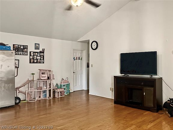 4th image of 9800 Muirfield Cir