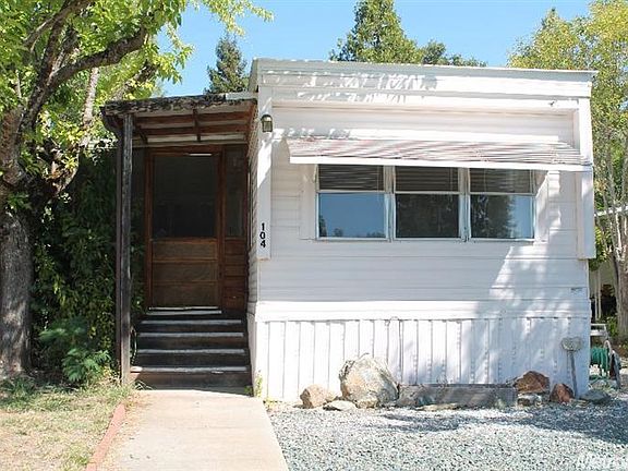 2nd image of 104 Marigold Ave