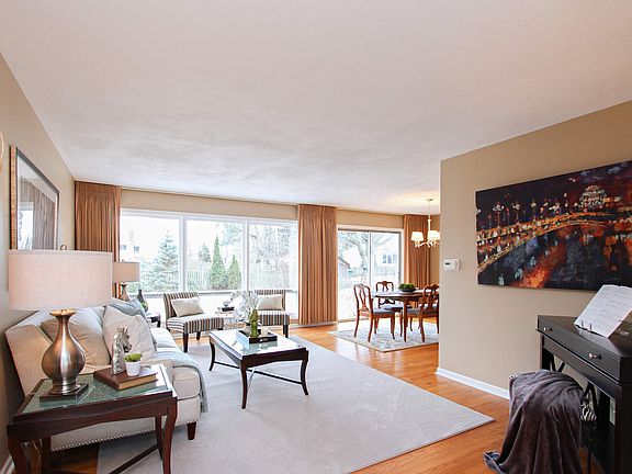 Living Room / Dining Room