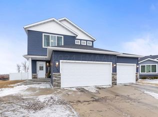 1703 46th Ave S, Moorhead, MN 56560