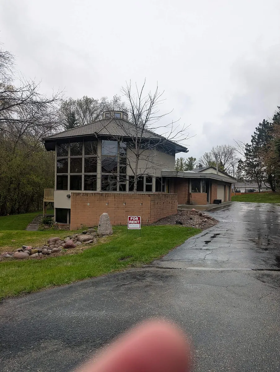 Building Photo - 4400 W Pine St