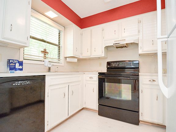 2nd image of 185 Eagle Peak Cir Unit 14