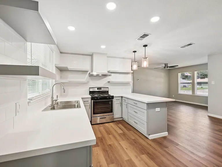 317 Redwood St — Photo 13