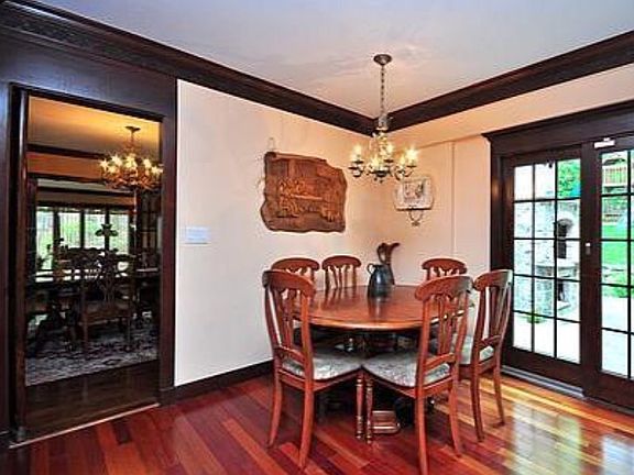 3rd image of 611 Hunt Ln