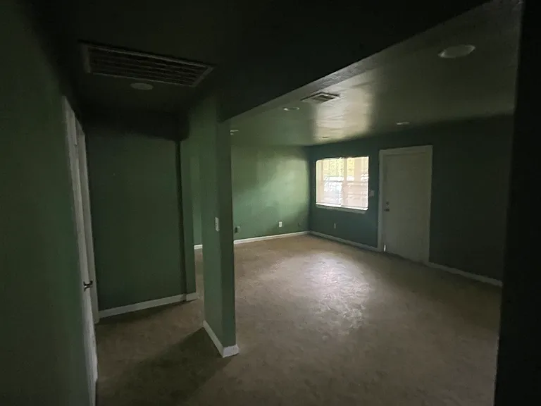 606 Guadalimar St — Photo 2