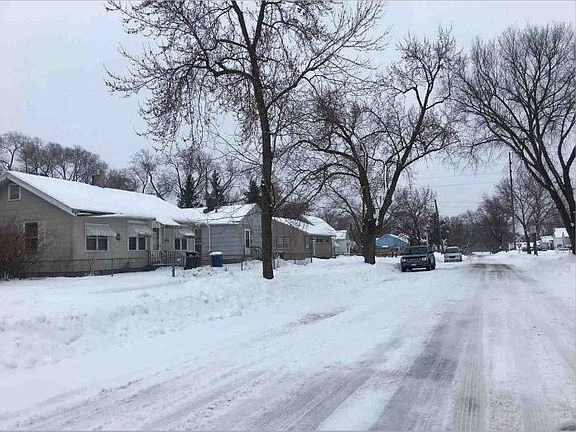 Exterior Neighborhood (street photo)