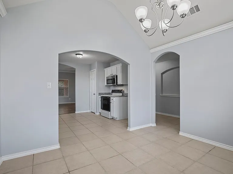 119 Magnolia St — Photo 9
