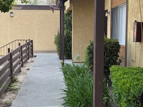 Yucca Apartments, 1358 Yucca Dr #4e0a39eeb, San Bernardino, CA 92404