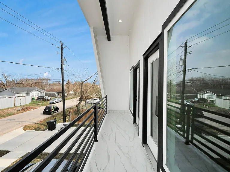 3524 Rebecca St — Photo 39