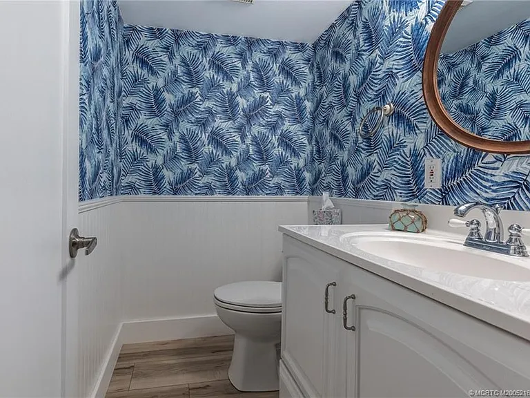 245 Macarthur Blvd #18 — Photo 8