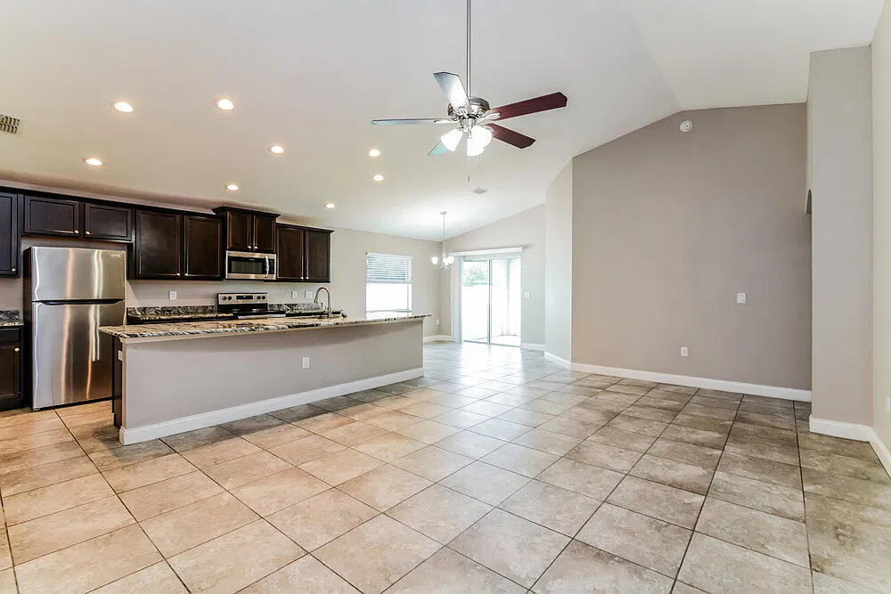4 bed, 2.0 bath, 1768 sqft, $2,115 — Photo 4