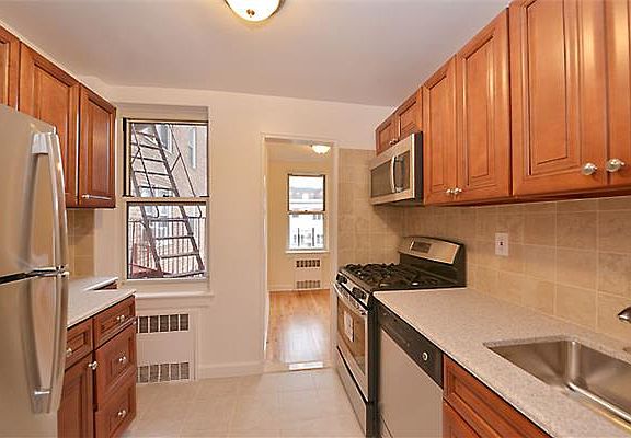 3rd image of 10534 65th Ave #2E
