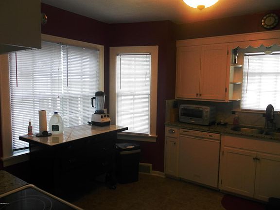 3rd image of 845 S Ottillia St SE