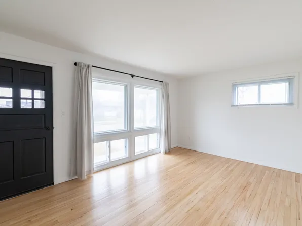 5263 W 151st St, Brookpark, OH 44142