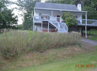 4445 Lamont Dr, Cross Lanes, WV 25313