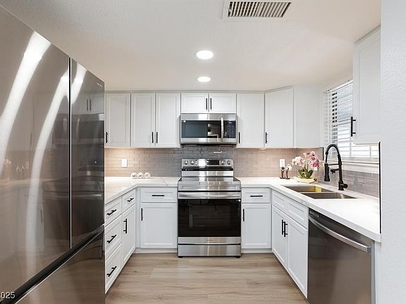 4th image of 3823 S Maryland Pkwy #5