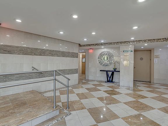 3rd image of 50 Shore Blvd