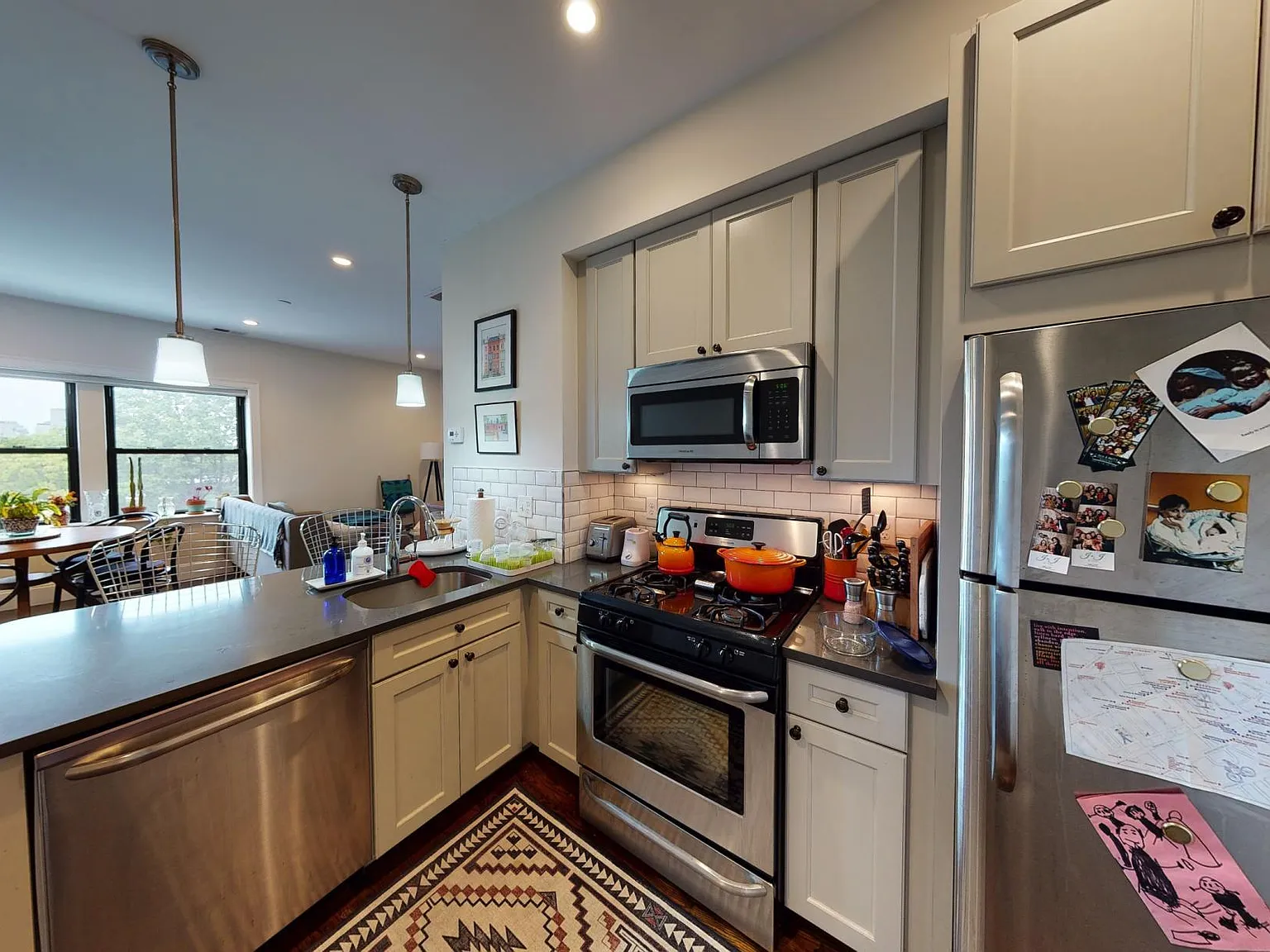 2 bed, 975 sqft, $3,800 — Photo 4