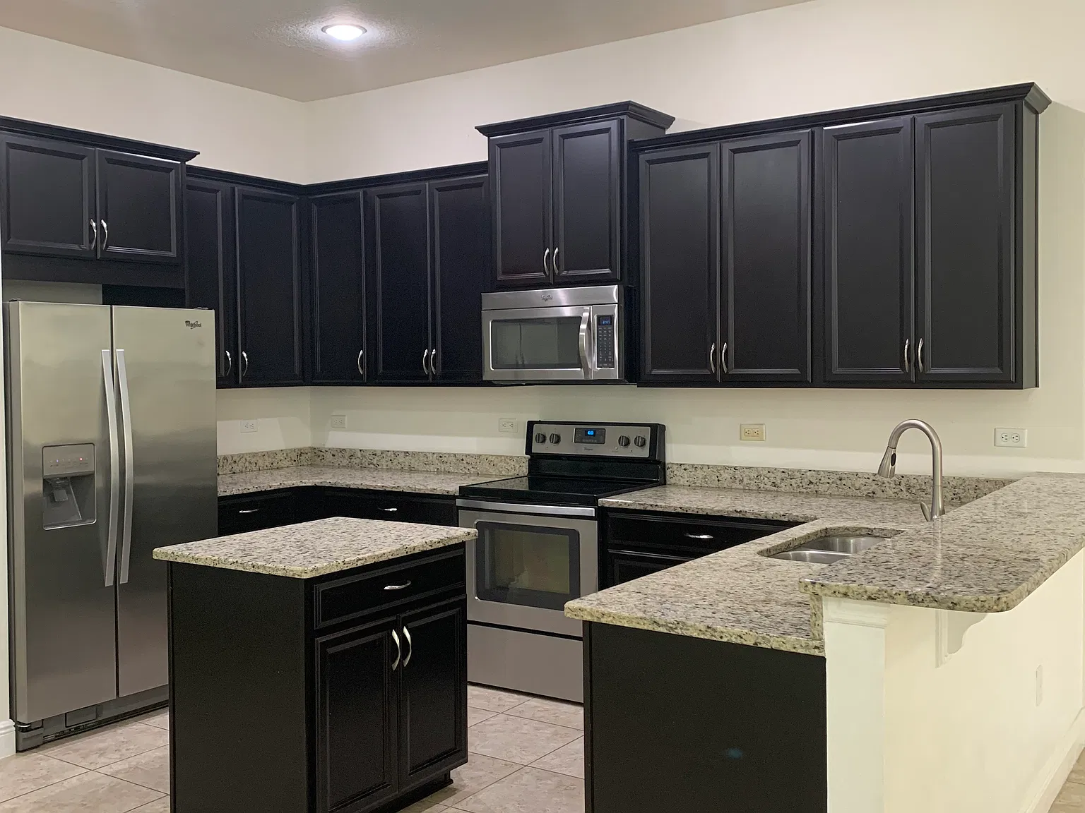 3 bed, 2.5 bath, 2154 sqft, $3,100 — Photo 4