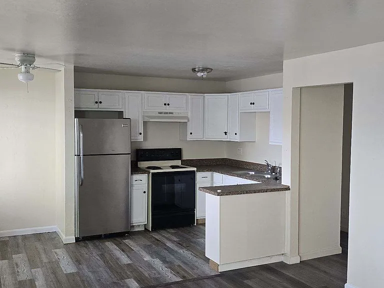 1405 Stardust St #4 — Photo 2