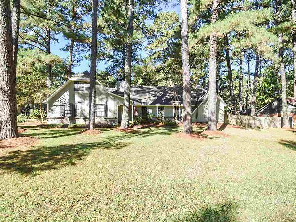 1st image of 126 Dogwood Cir