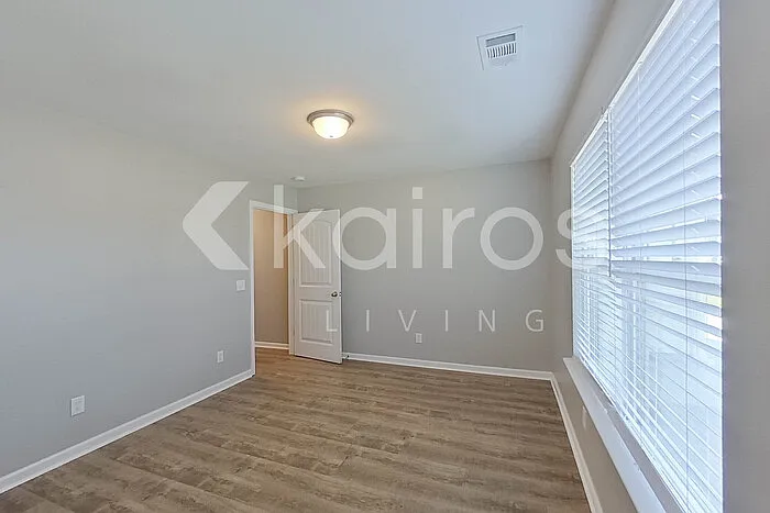 102 Saint Matthew Way — Photo 11