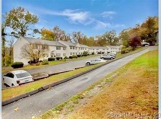 8 Canterbury Arms, New Milford, CT 06776