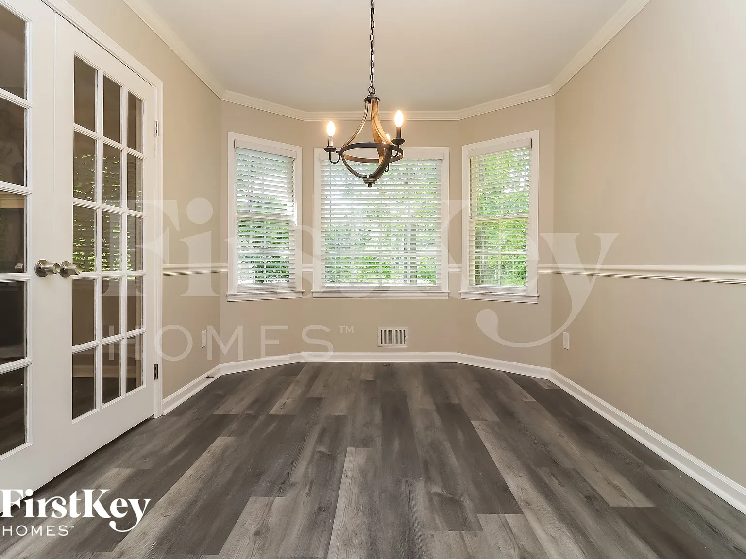 3 bed, 2.0 bath, 1889 sqft, $2,025 — Photo 4