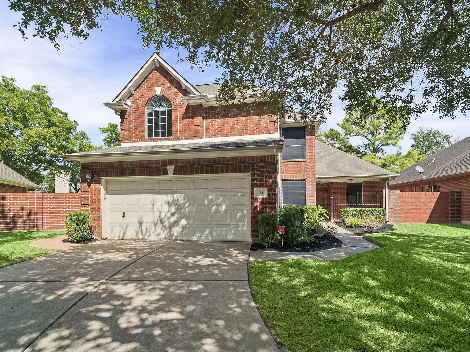 3 bed, 2.5 bath, 2241 sqft, $2,700 — Photo 1