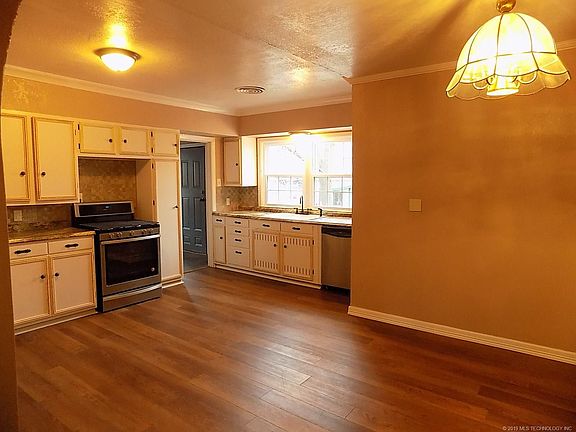 3rd image of 710 N Burgess St