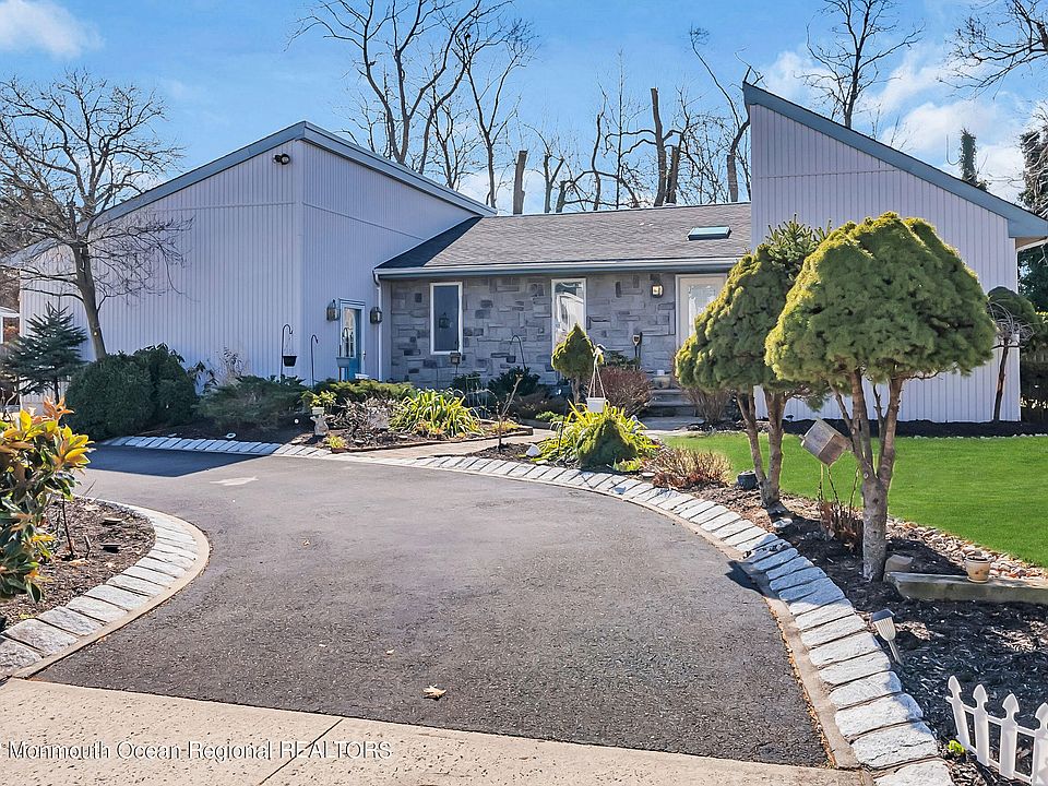 1st image of 546 Dow Ave