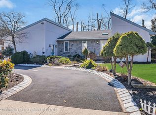 546 Dow Ave, Oakhurst, NJ 07755