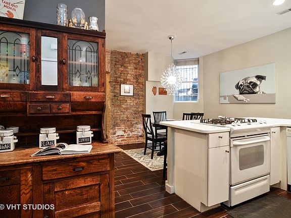 5th image of 831 W Ainslie St