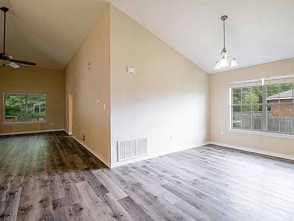 3rd image of 14020 Maddie Cir