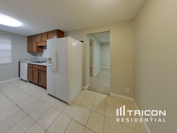 4th image of 2846 Tanglewood Blvd