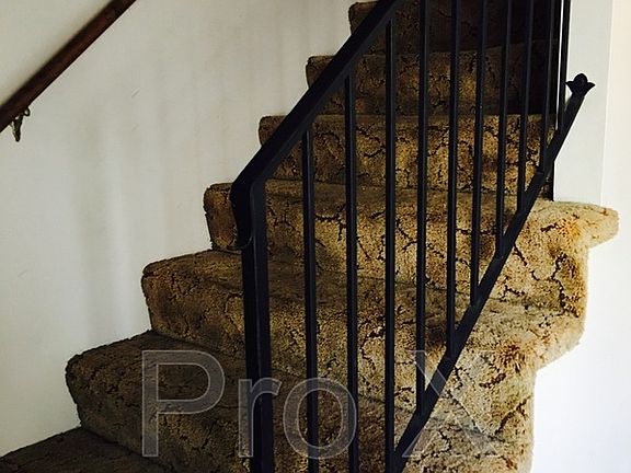 5th image of 207 E Carlton St APT C