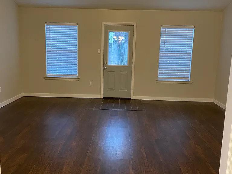 1307 Shirewood Ct — Photo 4
