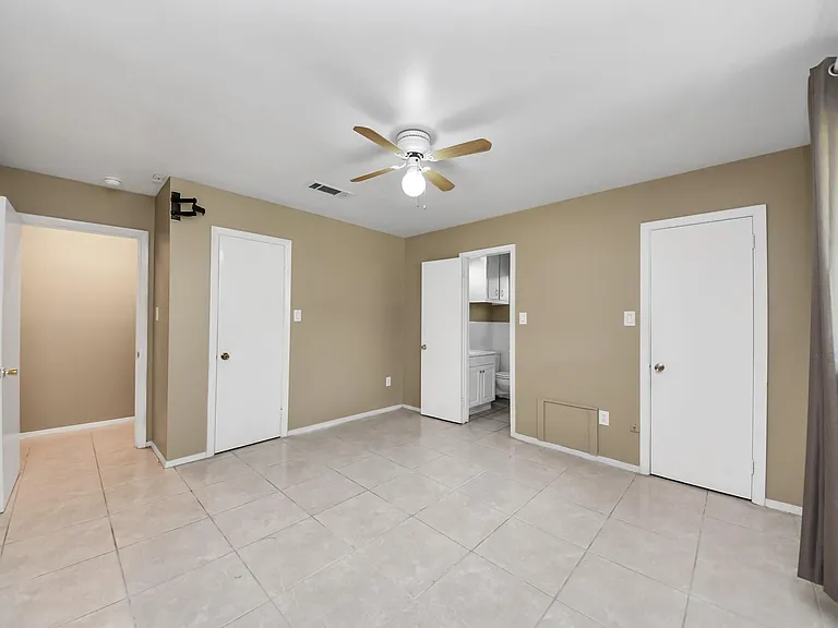 811 Hillcrest Dr — Photo 15
