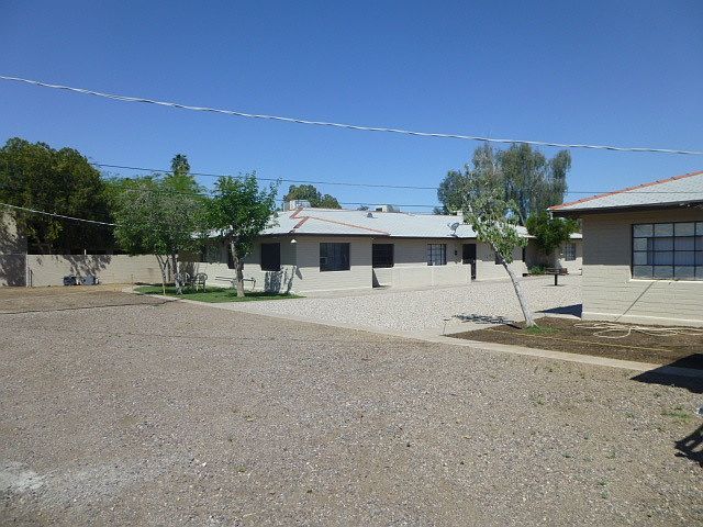 Building Exterior w/ courtyard