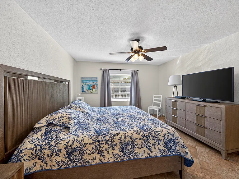 6457 Bay Club Dr #4 — Photo 3
