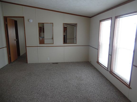 3rd image of 306 Van Buren Cir