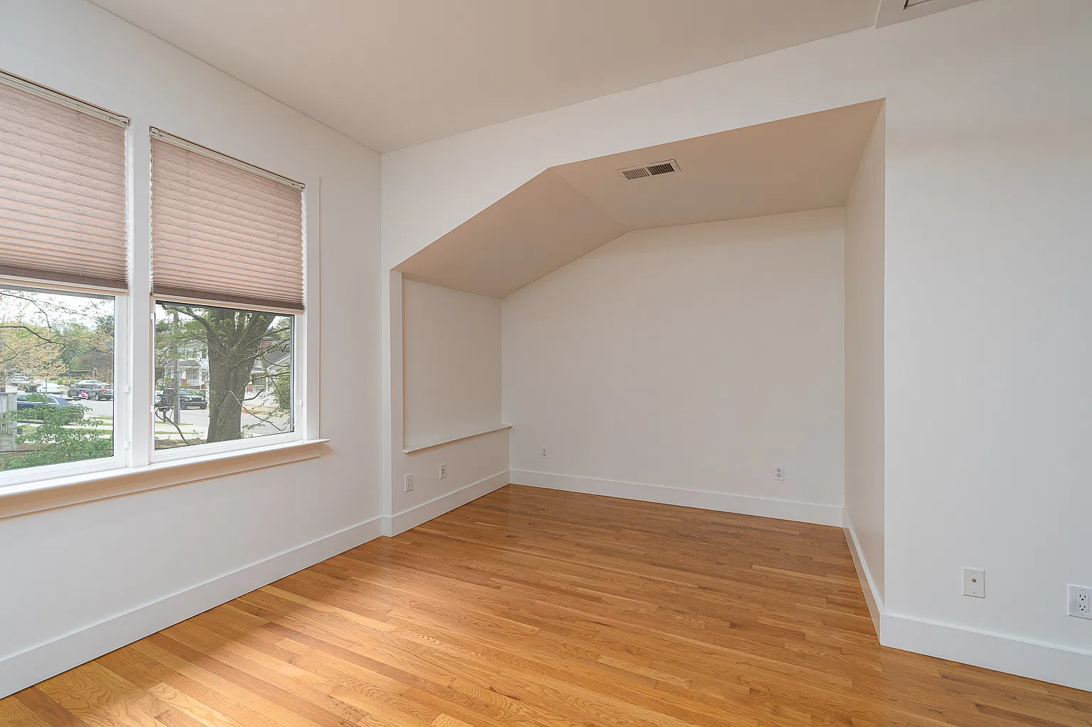 Studio, 580 sqft, $1,400 — Photo 3