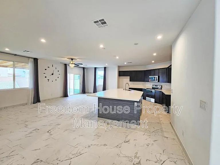 3821 E Weld Ave — Photo 13