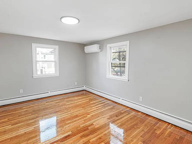 82 Whitmarsh Ave — Photo 6