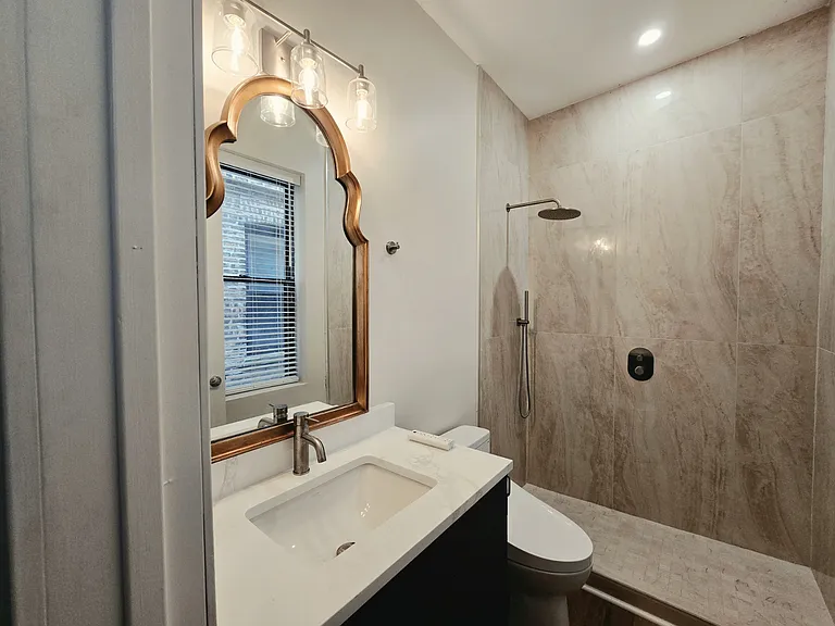 1009 S Claremont Ave #1 — Photo 16