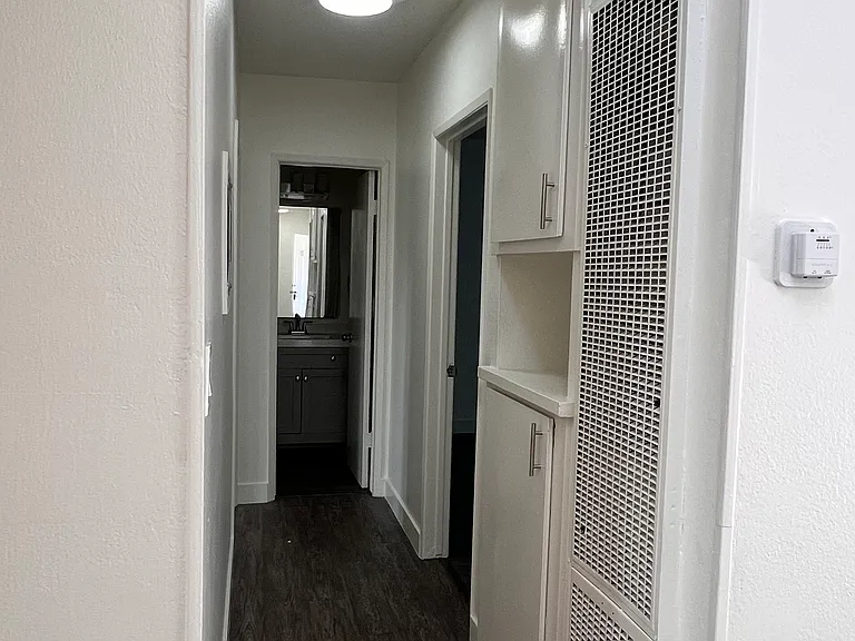 Knotty Apartments — Photo 29