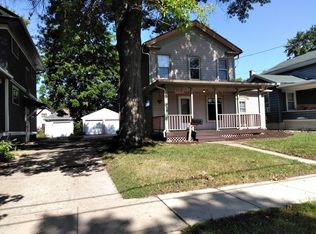 214 Oak Ave, Aurora, IL 60506