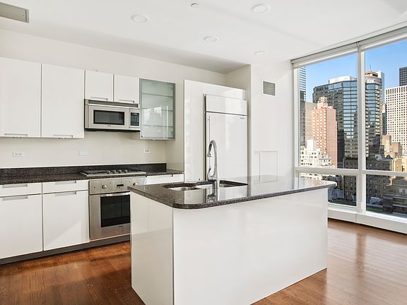 2nd image of 250 E 49th St #12C