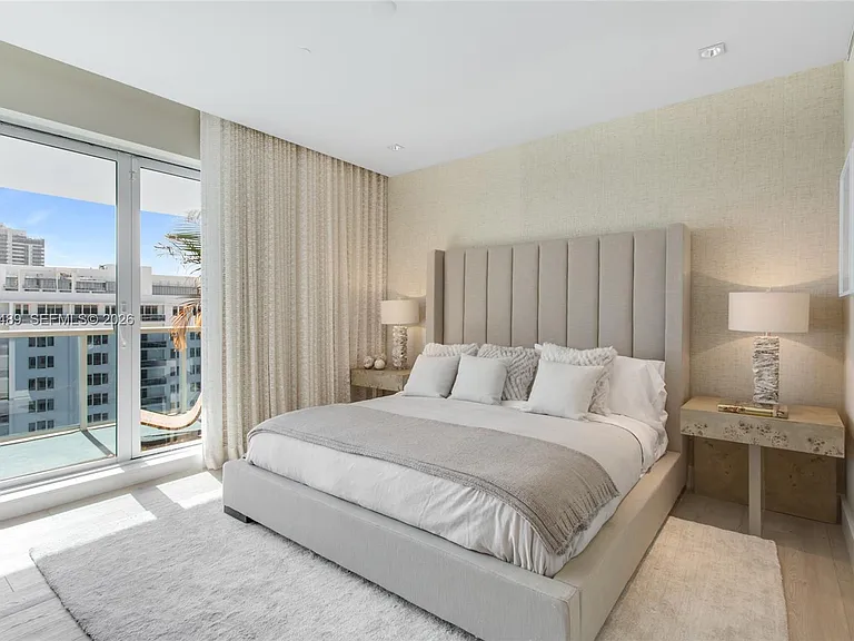 102 24th St #Penthouse 1610 — Photo 11