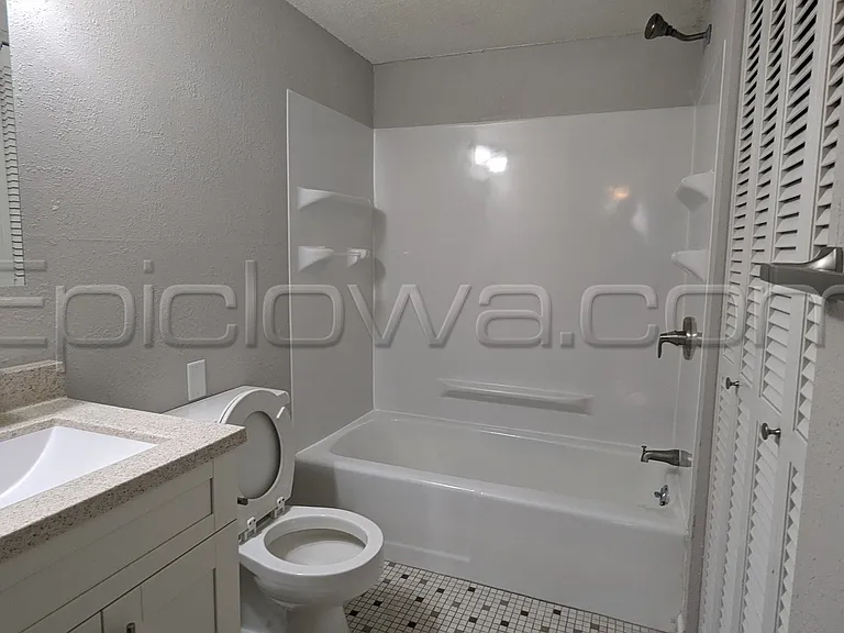 220 19th St NE #E-123 — Photo 10